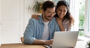 Couple Online Banking image